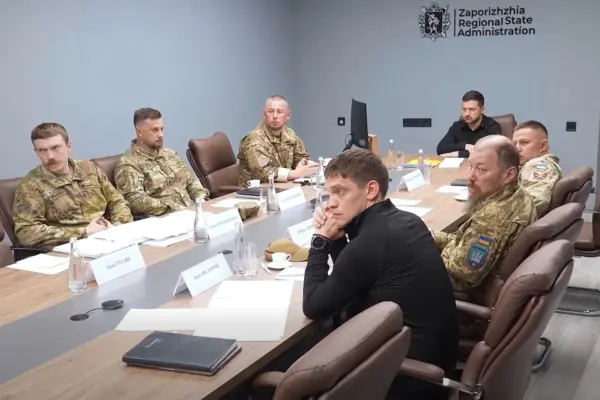 Зеленський доручив посилити оборону Запоріжжя та створити два угруповання на Донеччині